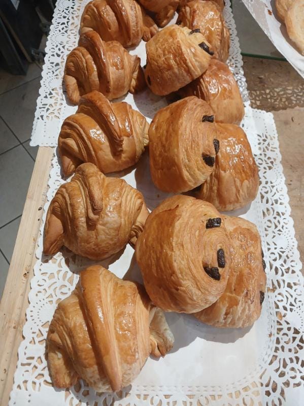 Croissants et pains au chocolat artisanaux